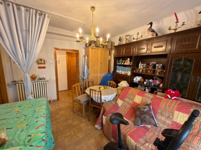 Piso en venta en Segovia, Sector Plaza de Toros. Piso de 3 habitaciones y 1 baño con trastero en San José. Pisos.
