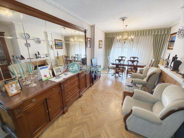 Piso en venta en Segovia, Sector Plaza de Toros. Piso en venta en Nueva Segovia, 4 dormitorios. Pisos.