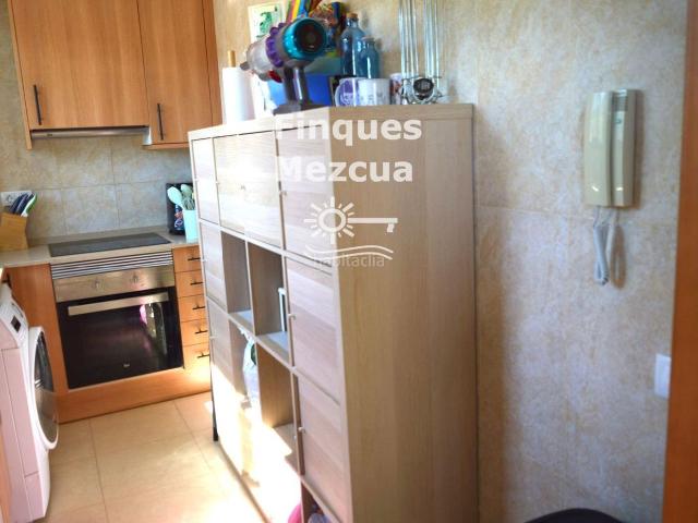 Piso en venta en Segur de Calafell, Segur de Calafell Nucli Urbà Costa Dorada. Piso seminuevo con piscina, solárium, parking y trastero en Segur de Calafell. Pisos Segur de.