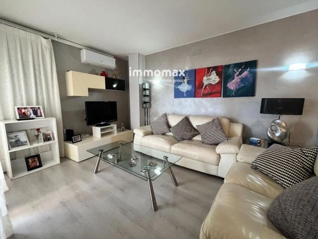 Piso en venta en Segur de Calafell, Segur Platja Costa Dorada. Primera línea de mar con terraza y piscina vive el Mediterráneo todo el año. Pisos Segur de.