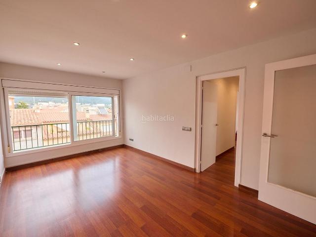 Piso en venta en Sentmenat. PIS LLUMINÓS AMB VISTES AL FARELL I AL MONTSENY A SENTMENAT. Pisos.