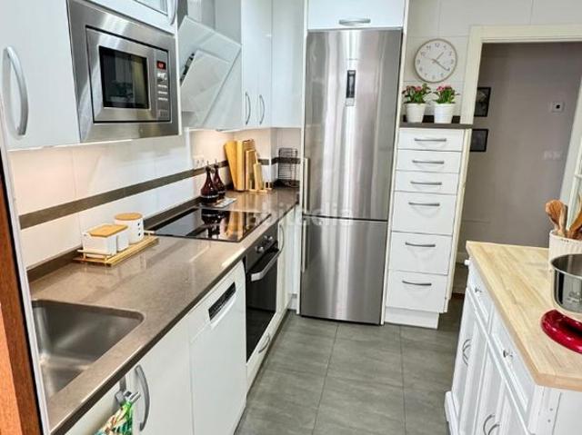 Piso en venta en Sestao, Centro Albiz Markonzaga. PISO CON ASCENSOR, GARAJE DIRECTO Y GRAN CAMAROTE. Pisos.