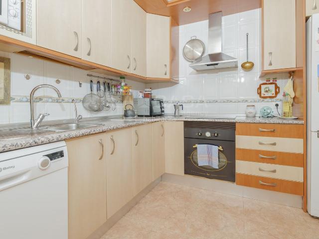 Piso en venta en Serranillos del Valle. Chalet adosado de 166 m con 5 dormitorios y garaje en Serranillos del Valle. Pisos Serranillos del.