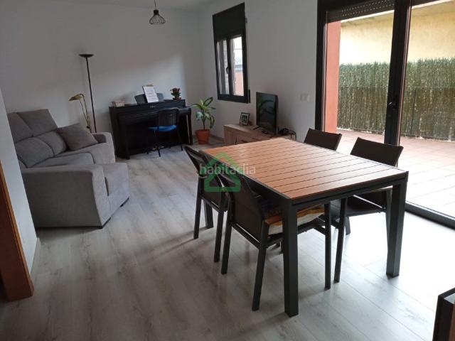 Piso en venta en Seu d´Urgell La. Bajo de dos habitaciones y una terraza de 24 m. Pisos Seu d´Urgell.