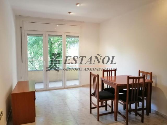 Piso en venta en Seu d´Urgell La. Pis de dos dormitoris amb calefacicó de gas ciutat. Pisos Seu d´Urgell.