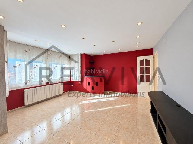Piso en venta en Seu d´Urgell La. Piso con planta superior anexa y terraza en La Seu dUrgell 195 m de posibilidades. Pisos Seu d´Urgell.