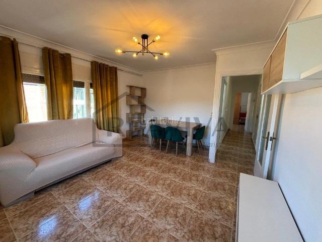 Piso en venta en Seu d´Urgell La. Piso exterior de 4 habitaciones con parking, dos trasteros y jardín en La Seu dUrgell. Pisos Seu d´Urgell.