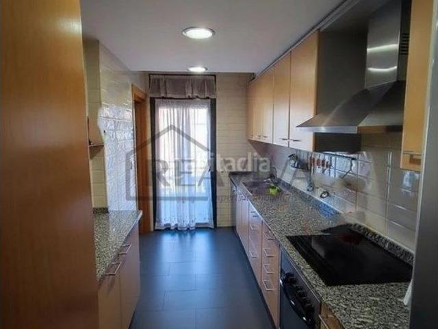 Piso en venta en Seu d´Urgell La. Piso luminoso con Terraza y box en zona tranquila de La Seu dUrgell. Pisos Seu d´Urgell.