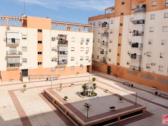 Piso en venta en Sevilla, Colores Entreparques. Pisos.