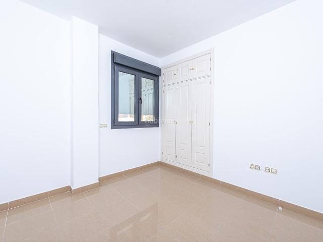 Piso en venta en Sevilla, La Oliva. Pisos.