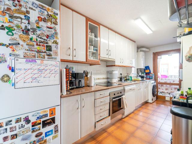 Piso en venta en Sevilla la Nueva. ¡CAPITAL HOME VENDE bajo con terraza en planta y URBANIZACIÓN con PISICNA!. Pisos Sevilla la.