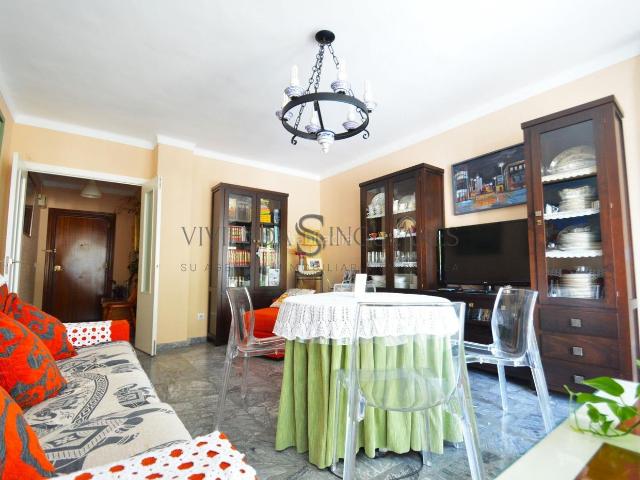 Piso en venta en Sevilla, San Gil. Vivienda familiar destinada para aquellos que buscan amplitud, pero sin renunciar a la comodidad de vivir en pleno centro de Sevil. Pisos.