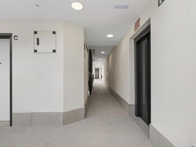 Piso en venta en Sevilla, Triana Casco Antiguo. OBRA NUEVA TERMINADA EN TRIANA 2 DORMITORIOS PISCINA COMUNITARIA. Pisos.