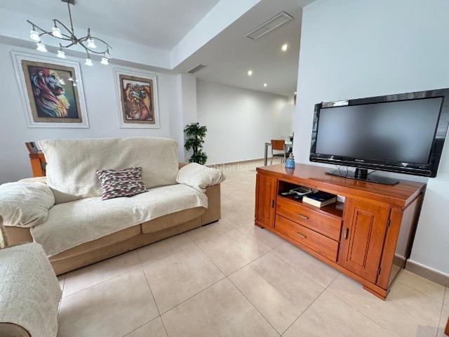 Piso en venta en Simat de la Valldigna. AMPLIO CENTRICO Y EN PERFECTO ESTADO. Pisos Simat de la.