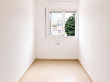 Piso en venta en Sitges, Vallpineda Santa Bàrbara Costa Dorada. Luminoso piso de 70 m² con amplio balcón en una de las zonas más cómodas de Sitges. Pisos.