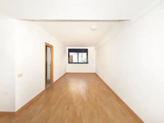 Piso en venta en Sitges, Vallpineda Santa Bàrbara Costa Dorada. Sitges, Barcelona. EN RENTABILIDAD se vende alquilado, no se puede visitar ni hipotecar. Pisos.