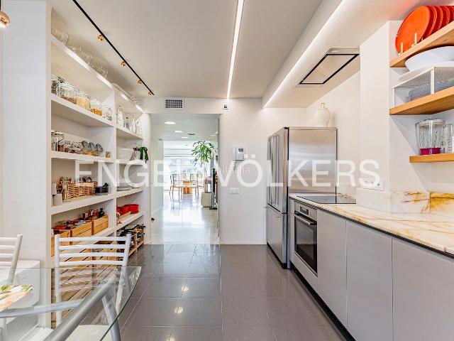 Piso en venta en Sitges, Can Girona Terramar Vinyet Costa Dorada. Exclusiva propiedad frente al mar con amplitud y acabados de alta gama. Pisos.