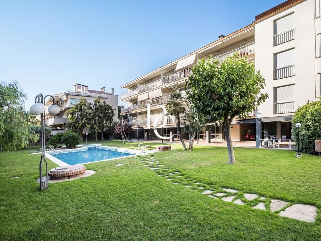 Piso en venta en Sitges, Can Girona Terramar Vinyet Costa Dorada. Piso de 80 m2 con terraza en venta en Vinyet, Sitges. Pisos.
