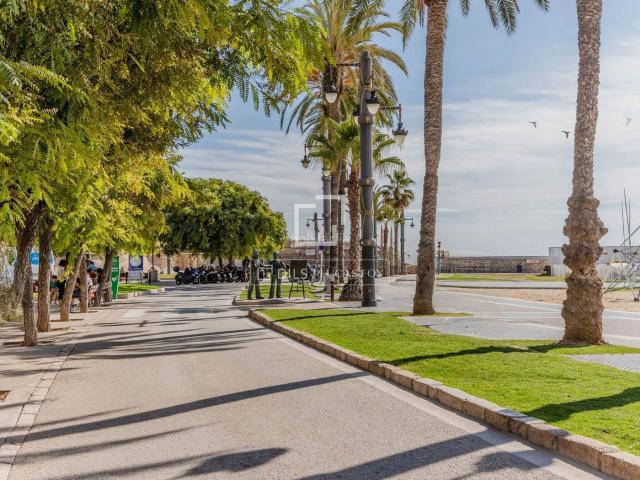 Piso en venta en Sitges, Centre Costa Dorada. Excelente piso de 2 dormitorios en venta en el centro de Sitges con licencia turística. Pisos.