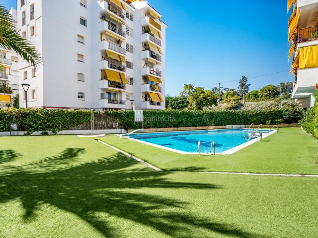 Piso en venta en Sitges, Centre Costa Dorada. Piso con terraza y piscina en el Oasis de Sitges. Pisos.