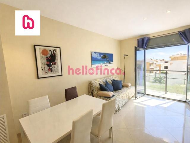 Piso en venta en Sitges, Centre Costa Dorada. Piso exterior con balcón en el centro de Sitges Barcelona, Cataluña. Pisos.