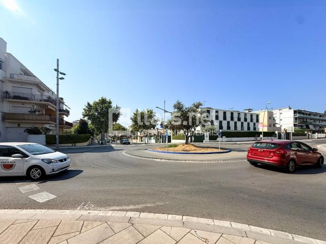Piso en venta en Sitges, Centre Costa Dorada. Planta baixa d'obra nova amb terrassa al centre de Sitges. Pisos.