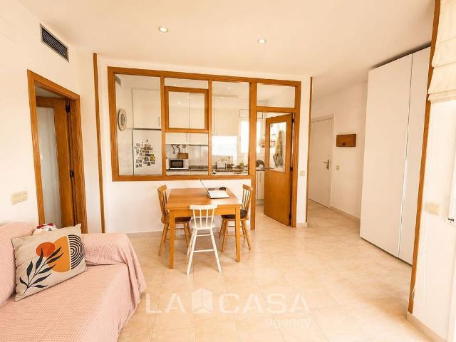Piso en venta en calle Del Ferrocarril, Sitges, de 66 m² 2 habitaciones por 630.000