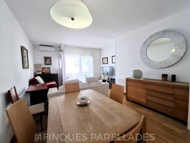 Piso en venta en Sitges, Els Molins Pins Vens Costa Dorada. Planta baja con patio en Poble Sec comodidad, luz y ubicación. Pisos.