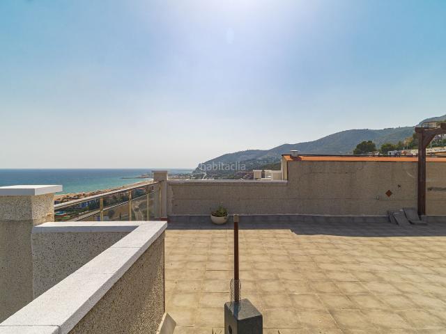 Piso en venta en Sitges, Les Botigues de Sitges Costa Dorada. Vivienda con gran terraza orientada al sur y vistas al mar en Sitges. Pisos.