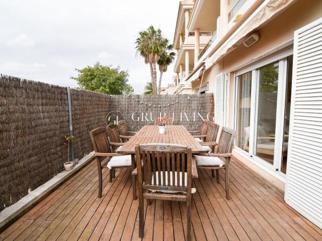 Piso en venta en Sitges, Levantina Montgavina Quintmar Costa Dorada. DUPLEX LUMINOSO EN LA LEVANTINA. Pisos.