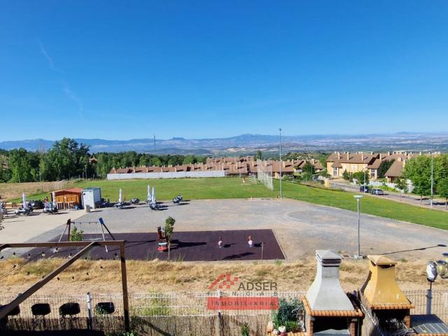 Piso en venta en Sojuela. DUPLEX EN SOJUELA 3 DORMITORIOS,2 BAÑOS,TERRAZA,GARAJE Y TRASTERO. Pisos.