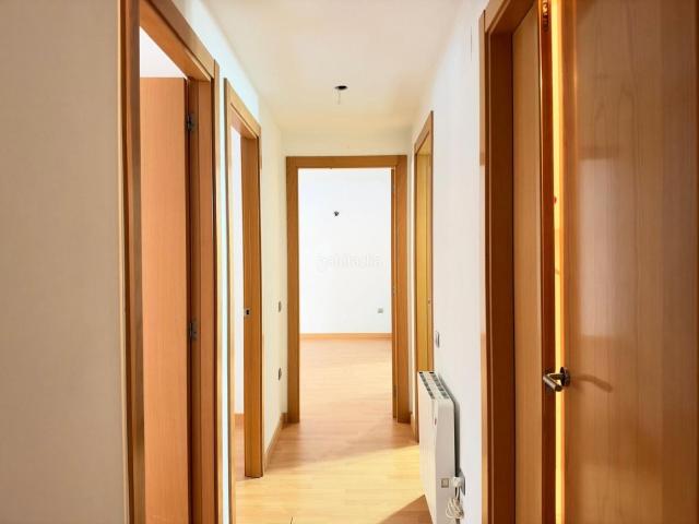 Piso en venta en Solsona. Fantástico piso, parking y trastero incluidos en el precio en Solsona. Pisos.