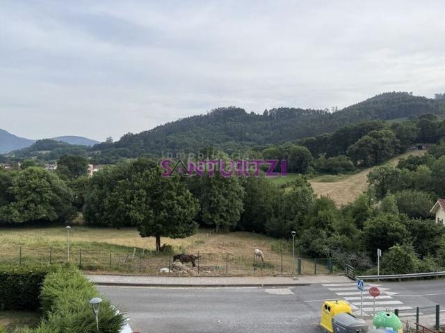Piso en venta en Sopuerta. Exclusiva vivienda exterior con garaje y vistas panorámicas en Sopuerta. Pisos.