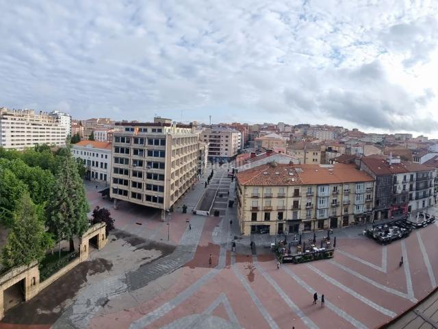Piso en venta en Soria, Centro. Pisos.