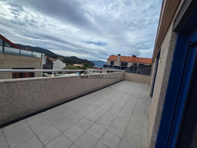 Piso en venta en Soutomaior. Se vende precioso piso a estrenar con terraza en una ubicación inmejorable en Arcade, al lado del paseo del muelle, plaza y parque. Pisos.