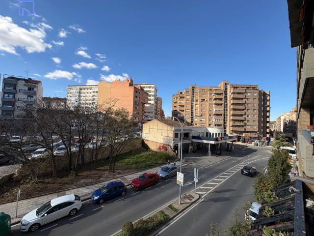 Piso en venta en Tudela, Griseras Gardachales. Piso de 4 habitaciones en Avda Zaragoza. Pisos.