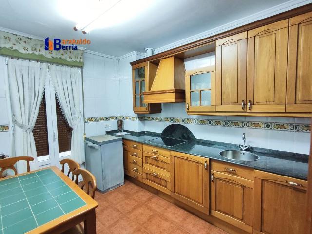 Piso en Venta en Txabarri La Unión Vista Alegre