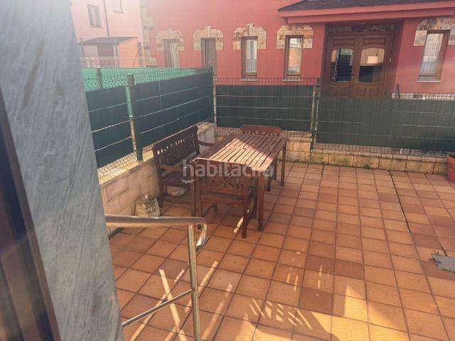 Piso en venta en Tapia de Casariego. PISO BAJO CON 100 M2 DE TERRAZA Y GARAJE. Pisos Tapia de.
