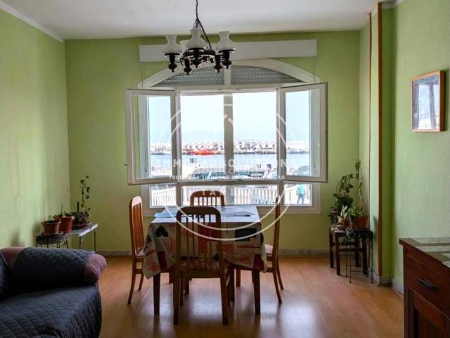 Piso en venta en Tarifa, Tarifa Ciudad. Exclusiva vivienda con impresionantes vistas al mar y al puerto de Tarifa. Pisos.