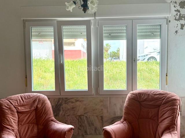 Piso en venta en Tarifa, Tarifa Ciudad. PISO DE PLANTA BAJA PARA ENTRAR A VIVIR. Pisos.