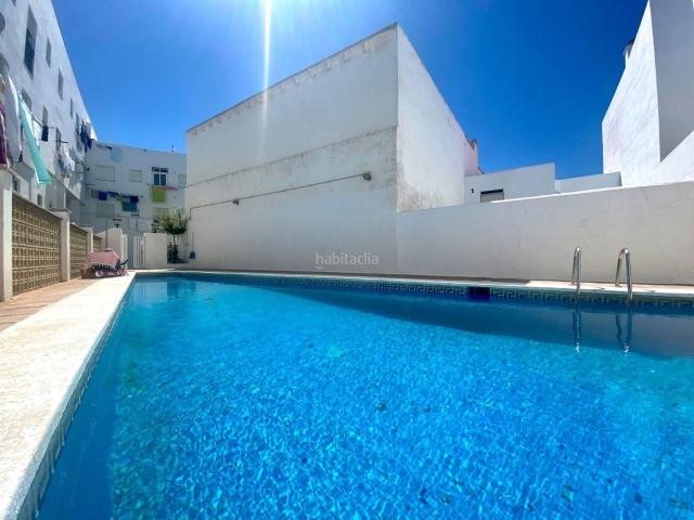 Piso en venta en Tarifa, Tarifa Ciudad. SE VENDE PISO EN EL CENTRO CON PISCINA. Pisos.