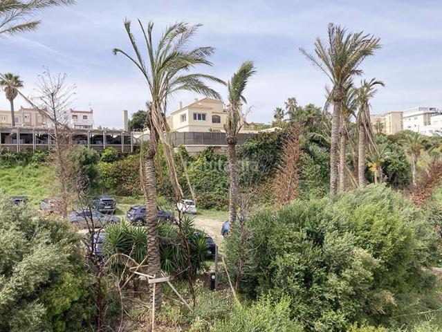 Piso en venta en Tarifa, Tarifa Ciudad. Se vende piso en tarifa, céntrico de 110 m2, 4 dormitorios. Pisos.
