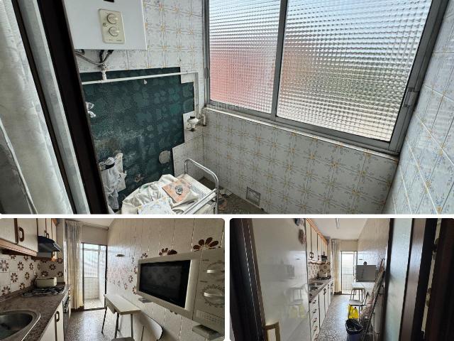 Piso en venta en Tarragona, Torreforta Costa Dorada. Piso esquinero de 87 m2 con terraza y gran potencial de reforma. Pisos.