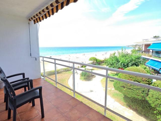 Piso en venta en Tarragona, Urbanitzacions de Llevant Costa Dorada. Oportunidad única junto al mar en la Platja Llarga de Tarragona. Pisos.