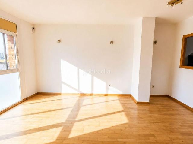 Piso en venta en Tarragona, Barris Marítims Costa Dorada. AMPLIA VIVIENDA EN VENTA MUY LUMINOSA, CON VISTAS AL PORT DE TARRAGONA Y EXCELENTE ORIENTACIÓN. Pisos.