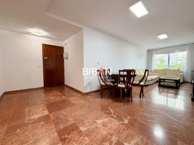 Piso en venta en Tarragona, Nou Eixample Nord Costa Dorada. Amplitud, confort y zona comunitaria con piscina en el Eixample de Tarragona. Pisos.