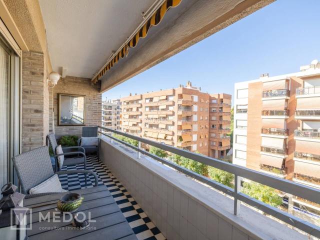 Piso en venta en Tarragona, Nou Eixample Nord Costa Dorada. Amplio piso esquinero con terraza, parking y excelente ubicación en Tarragona. Pisos.