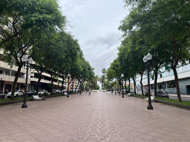 Piso en venta en Tarragona, Nou Eixample Nord Costa Dorada. Piso exterior de 3 dormitorios con terraza, 2 plazas de parking y trastero en pleno centro de Tarragona. Pisos.