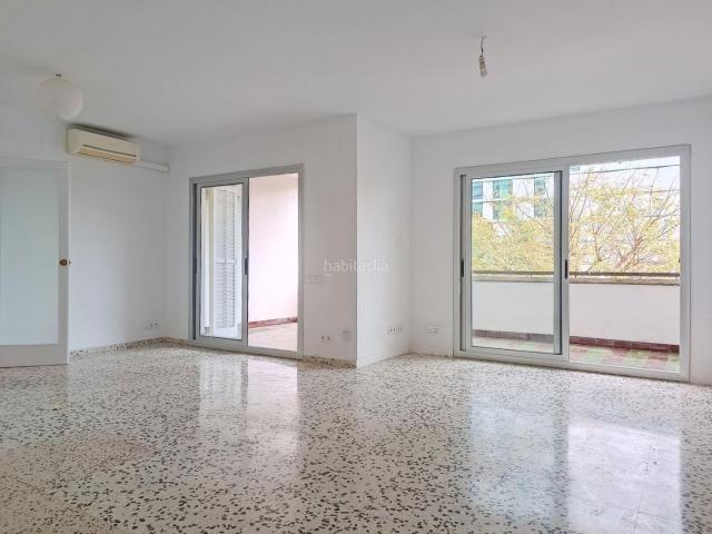 Piso en venta en Tarragona, Nou Eixample Nord Costa Dorada. Espacio, amplio balcón y garaje en pleno centro de Tarragona. Una combinación difícil de encontrar. Pisos.