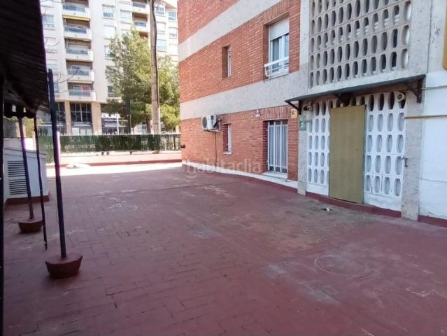Piso en venta en Tarragona, Nou Eixample Nord Costa Dorada. Tarragona. Planta baja única en Av. Catalunya con 4 hab. 2 baños y terraza gigante de aprox. 151m. Pisos.